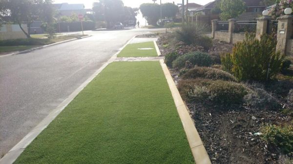 Water wise front verge design